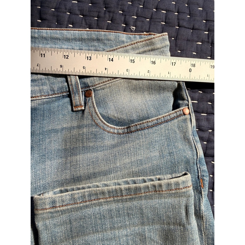 Eileen Fisher Womens Light Wash Straight Leg Denim Jeans 32/29 Quiet Luxury - Picture 5 of 7